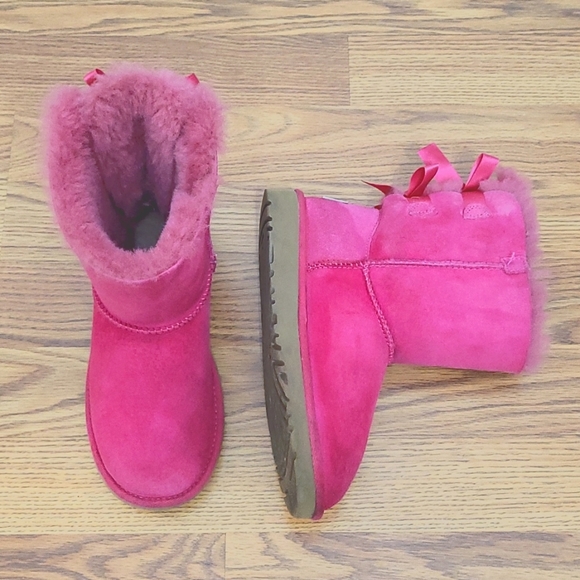 ❌❌❌SOLD❌❌❌UGG Bailey Bow Boots size 5 - Picture 5 of 10